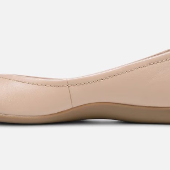 Naturalizer VIVIENNE FLAT - creme brûlée NWOT 6.5 WIDE - Picture 4 of 7